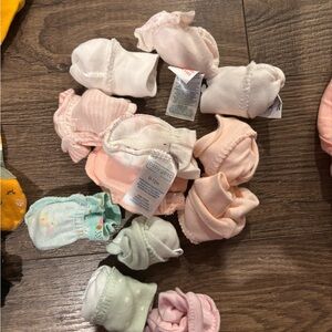 Newborn baby mitts